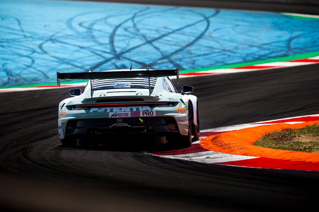 Bastian Buus jagter mesterskabsføring på Magny-Cours
(Foto: Lionspeed GP)